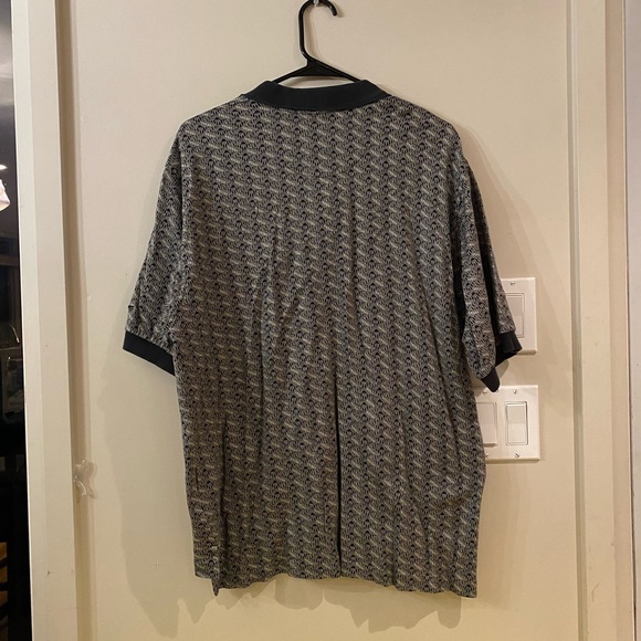 Nike Shirt - Picture 2 of 4